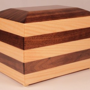 urna in legno a strisce